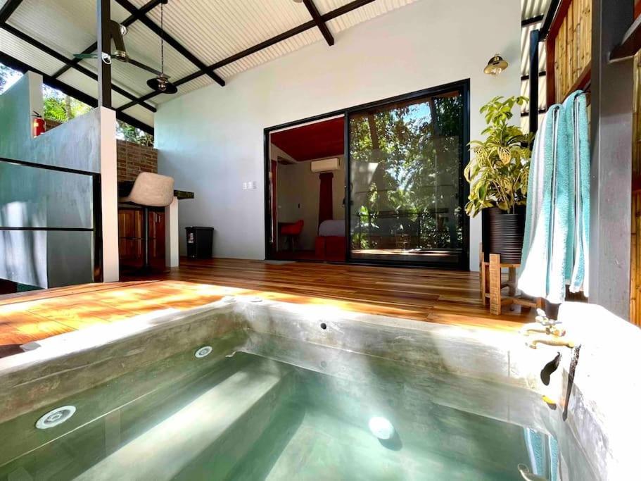Industrial Studio With Private Jacuzzi Uvita Eksteriør billede